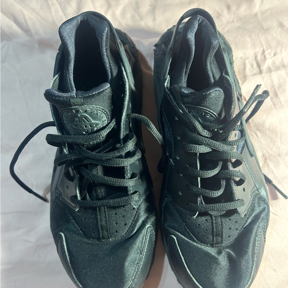 Nike Black Hurrache Sneakers